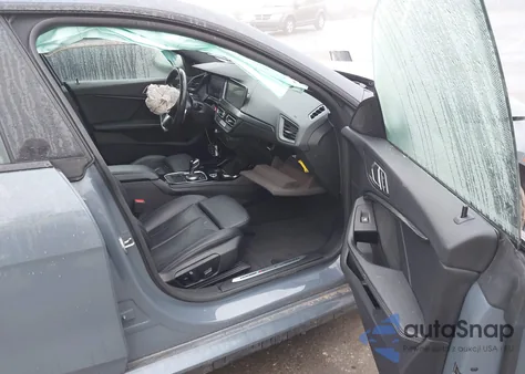 2022 BMW M235 Gran Coupe I xDrive z USA, uszkodzony, nr VIN WBA13AL00N7J96644